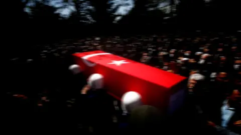 Bir askerimiz şehit oldu