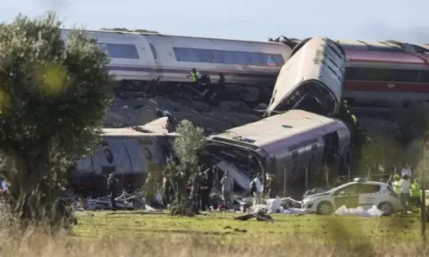 İspanya’da Tren Faciasının Nedeni Araştırılıyor! ön Rapor Yayımlandı