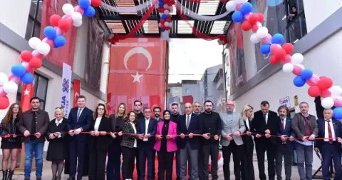 Altıeylül’de Sosyal Belediyeciliğin Yeni Adresi Kapılarını Açtı