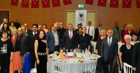 Add Ayvalık’ın Gecesinde Atatürk’ün Devrimlerine Bağlılık Mesajı