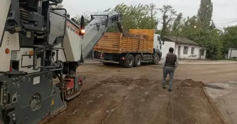 Karesi’de Mahalle Yolları İçin çalışmalar Sürüyor
