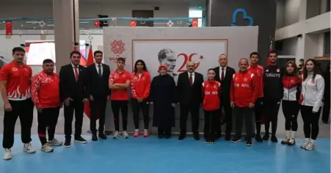 Balıkesir’de 29 Ekim Coşkusu Resepsiyonla Taçlandı