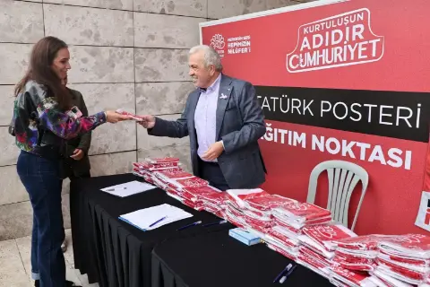 Kaygan Yolda Kontrolden çıkan Otomobil Yandı