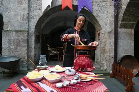 Burhaniye'de Gıda İşletmelerine Sıkı Denetim