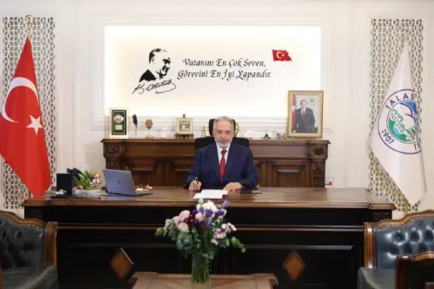 Balıkesir Valiliği Açıkladı Edremit’te öğretmen Gözaltına Alındı
