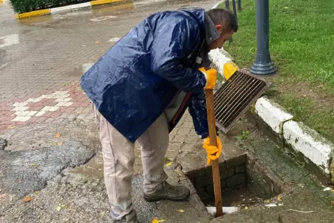Gönen’de Su Birikintilerine Karşı önlem Alınıyor