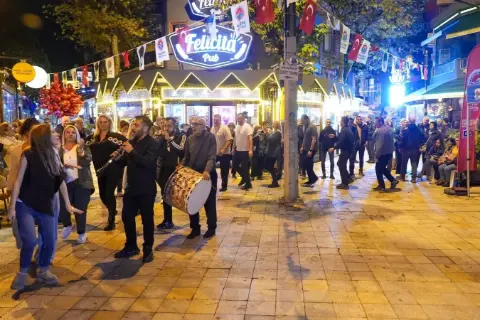 Edremit’te Cumhuriyet Bayramı Törenle Kutlandı