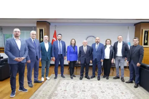 Burhaniye’de Mahalle Mahalle Yol Mesaisi