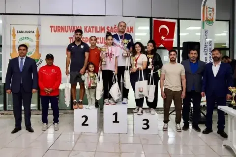 Emekli Kadınlar Cumhuriyet’in Kazanımlarını Konuştu