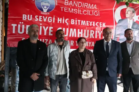 Add Ayvalık’ın Gecesinde Atatürk’ün Devrimlerine Bağlılık Mesajı