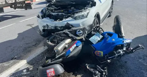 Ilıca- Kumköy kavşağında otomobil, jandarma motosikletine çarptı