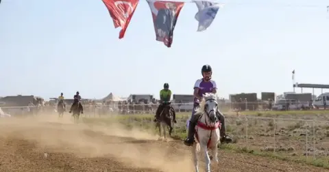 Manavgat’ta 17. Rahvan At Yarışları düzenlendi