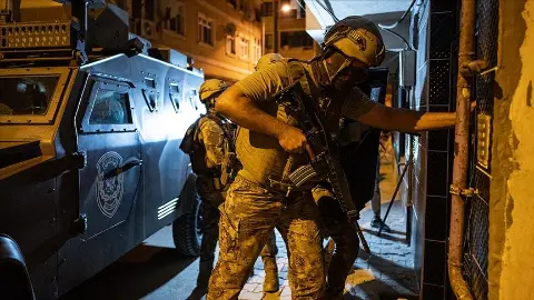 Sakarya ve 32 ildeki uyuşturucu operasyonlarında yakalanan 423 şüpheliden 298'i tutuklandı