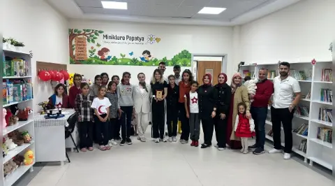 Siverek’te Bir Okula Gönüllülerden Kütüphane Desteği