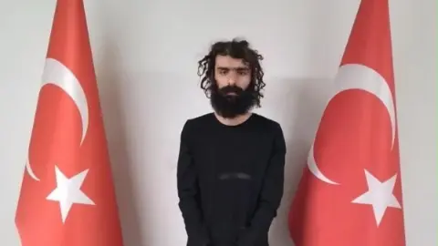 MİT'ten nokta operasyonu: DEAŞ'lı Uğur Bahadır yakalandı