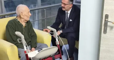 Yalova Aile ve Sosyal Hizmetler İl Müdürü Seçkin Bilici, huzurevi sakinlerine konuk oldu