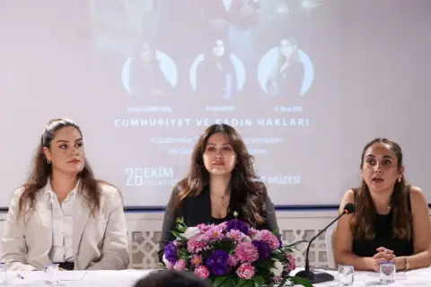 Yalova’da “Cumhuriyet ve Kadın Hakları” paneli düzenlendi
