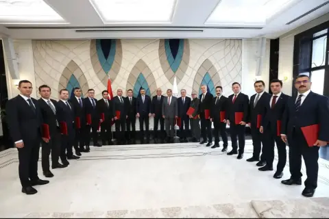 Altınova Kaymakamı Bayram’a Bakan Çiftçi’den Başarı Belgesi