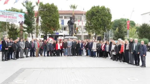Uzuner: Cumhuriyeti Yarınlara Taşımak En Büyük Görevimiz