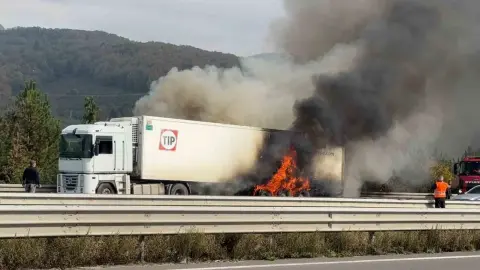 Bolu Dağı Tüneli Çıkışında Tır Yangını: Bir Şerit Trafiğe Kapandı