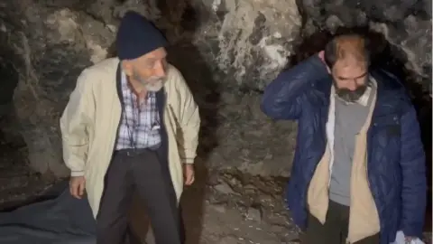 Uludağ’da mağarada yaşayan adamın hikâyesi mutlu sonla bitti;
