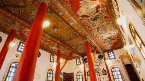 Yozgat’ın Tarihi Mirası Tokmak Hasan Paşa Camii Göz Kamaştırıyor