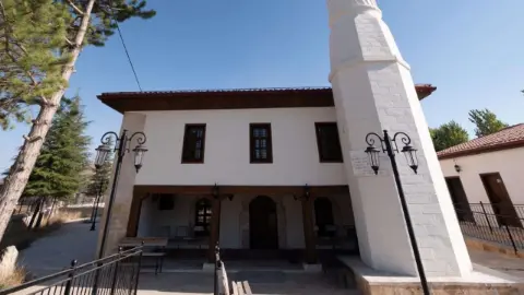 Yozgat’ın Tarihi Mirası Tokmak Hasan Paşa Camii Göz Kamaştırıyor