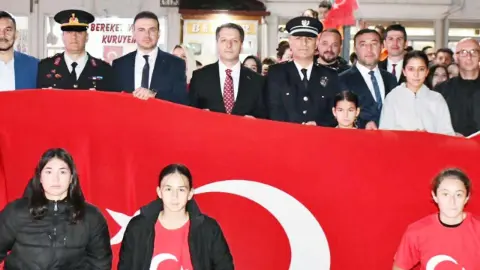 Sorgun’da 29 Ekim Coşkusu! Kaymakam Canpolat Vatandaşlarla Fener Alayında Yürüdü