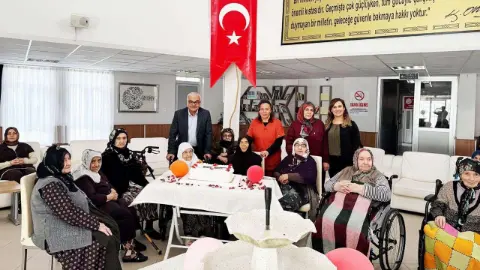 Yozgat’ta Huzurevi Sakinlerine Sürpriz Doğum Günü!