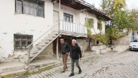 Yozgat'ta 112 Yıllık Ekmek Ocağı Geleneği! Askere Giden Gençler Bu Evden Ekmek Yemeden Gitmiyor
