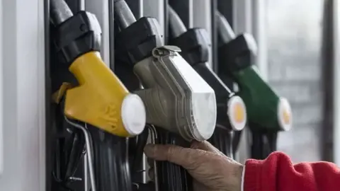 Benzin ve motorine kasım zammı geliyor! İki kötü haber verildi