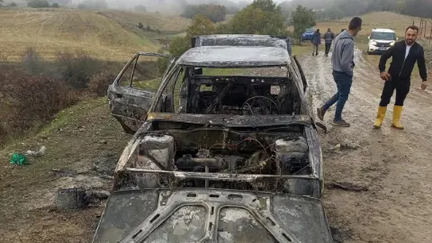 Bursa’da park halindeki otomobil alevlere teslim oldu
