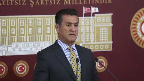 Mustafa Sarıgül YENİ Parti üyeliğini askıya alacak