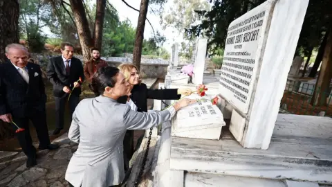 Cumhuriyetin eylem ve fikir insanı Mahmut Esat Bozkurt Efes Selçuk'ta anıldı