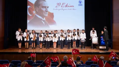 Taksim'de Cumhuriyetin 103. Yılı Coşkuyla Kutlandı