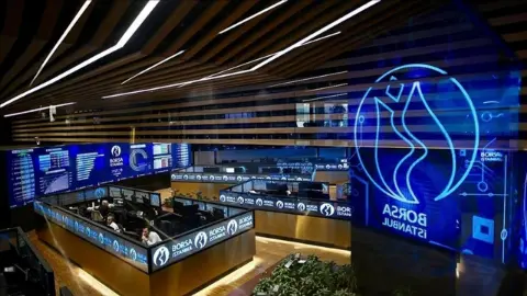 Piyasalarda altın fırtınası: Gram altın haftaya yükselişle başladı!