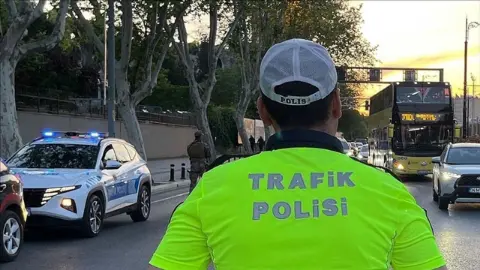 İstanbul'da yarın 3 ilçede bazı yollar trafiğe kapatılacak