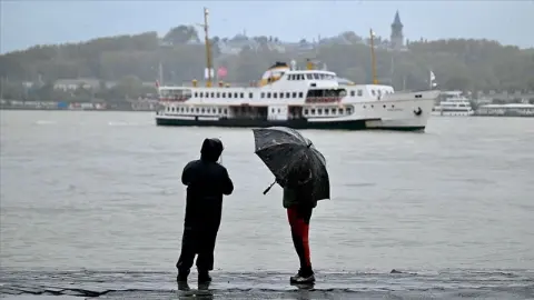 Meteorolojiden İstanbul’un da aralarında bulunduğu 10 il için sarı ve turuncu kodlu uyarı