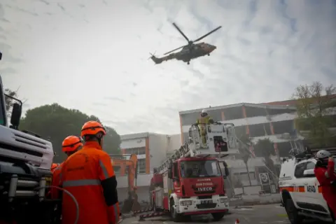 Gerçeği aratmayan tatbikat! Depremi yaşadılar